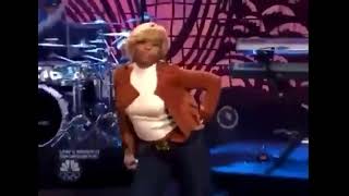 Stan Twitter 101 Mary J Blige dancing to With Love by Hilary Duff [upl. by Attehcnoc210]