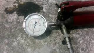 Pull out test with hydraulic and pressure gauge [upl. by Laamak]