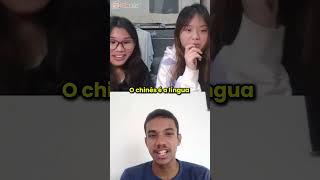 Chinesas ficam surpresas com brasileiro falando chinês [upl. by Janey]