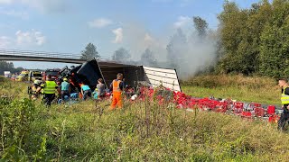 2 doden bij frontale aanrijding vrachtwagen  auto op N348 Schalkhaar Tesla in brand GRIP 1 [upl. by Brenner630]