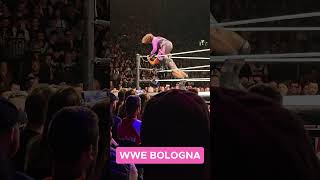 WWE a BOLOGNA BECKY LYNCH punisce NIA JAX con una powerbomb [upl. by Suckow217]