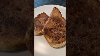 The best cinnamon toast 😋 breakfast recipe delicious easyrecipe fyp explore shorts foryou [upl. by Gerson]