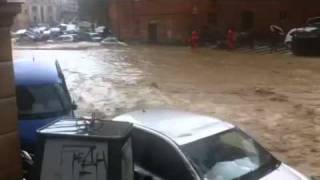 Alluvione marassi torrente fereggiano esonda passo della zebra [upl. by Nednal]