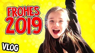 ERSTER Vlog 2019 🎉 Tannenbaum Spielzeug shoppen amp Feuerwerk Vergleich  Lulu amp Leon [upl. by North696]