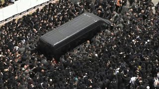 Funeral do influente rabino reúne multidão em Israel  AFP [upl. by Neu768]