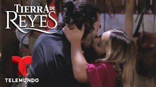 Tierra de Reyes  Escena del Día 118  Telemundo [upl. by Meerek466]