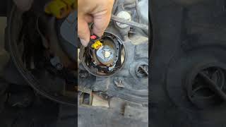 How to replace a headlight bulb in a Kenworth T680 kenworth headlight replaceheadlight [upl. by Thomasa]