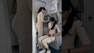 Moment Pramugari Cantik Super Air Jet duduk dan Memakai Sabuk Pengaman Dalam Pesawat [upl. by Tecil]