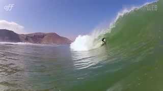 Tubo com Jesse Mendes  Manobras de Surfe  Canal OFF [upl. by Enait]