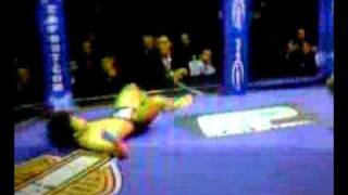 MUST SEE Ninja Matrix Kick Anthony Pettis vs Ben Henderson [upl. by Amero774]