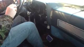 1986 Chevy C10 Cold start [upl. by Suehtomit662]