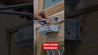 डोर क्लोजर कैसे लगाते हैं door closer kaise lagate haihow to install automatic door closer shorts [upl. by Rajewski]