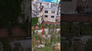 In the downtown area of ​​Guiyang quotrooms with grave viewsquot have appeared some of which are right [upl. by Refinnaej401]