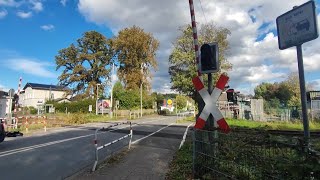 Sprechender Bahnübergang in Arnsberg  Oeventrop sauerland bahnübergang zug train [upl. by Eirovi]