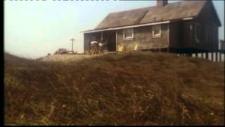 UN ETE 42 Bande annonce VF  1971 [upl. by Nilhsa369]