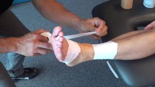 Taping Athlétique de la Cheville  Accès Physio [upl. by Filipe376]