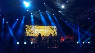 Pastel Lite  Hello Sayang feat Naza The Times live Indievaganza 2019 [upl. by Xed]