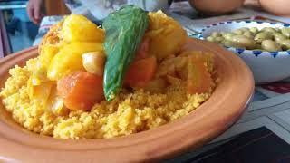 كسكسي بالدجاج إقتصادي و روعة couscous tunisien au poulet [upl. by Naujuj]