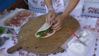 Piadina romagnola  Ricetta e preparazione [upl. by Hayott]