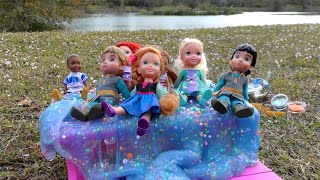 Slime Fun  Elsa amp Anna toddlers are playing outdoors  Barbie dolls  game [upl. by Grimbly]