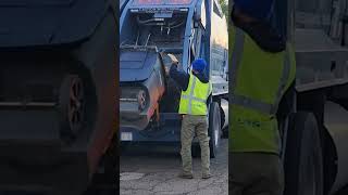 Kann Rear Loader vs Stubborn Trash [upl. by Ynahpets]