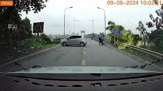 Effondrement dun pont à cause de fortes pluies dans le nord du Vietnam [upl. by Roswald657]