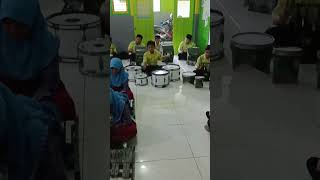 Tak ada quarto Bassdrum pun jadi drumband sidoarjo sekolah [upl. by Ranchod534]