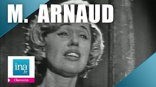 Michèle Arnaud quotZon zon zonquot live officiel  Archive INA [upl. by Addiel]