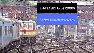 Shatabdi Express 12009 arriving at Ahmedabad Jn [upl. by Aileno]