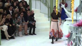 「シャネル」15年春夏オートクチュール CHANEL Haute Couture Fashion Show SS 2015 in Paris [upl. by Baten]