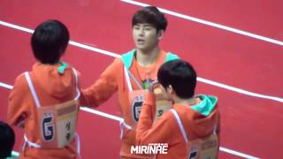 Fancam 130128 Sunggyu amp Hoya throwing heart for Inspirits  ISAC Recording [upl. by Hehre]