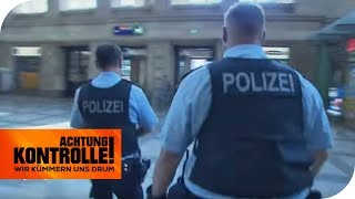 Notruf für die Bundespolizei Bedrohung durch Mann mit Messer  Achtung Kontrolle  kabel eins [upl. by Seessel]