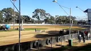 Suzuki gt750 sidecars Olympic park speedway Mildura Victoria Australia [upl. by Enaerb]