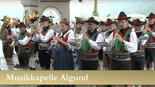 Musikkapelle Algund auf Besuch am Lärchenhof [upl. by Minnie523]