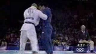 Yoshida Breaks Arm 2000 Olympics Judo [upl. by Mcnair]