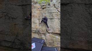 Keyhole Left v0 ⭐️⭐️ Gunks Boulder rockclimber boulder bouldering gunks thegunks [upl. by Amedeo478]