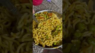 Meri hostel wali simple si maggie  maggi meggie maggi food foodie [upl. by Boorman]