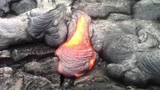 Glowing basaltic lava and forming pahoehoe [upl. by Erihppas]