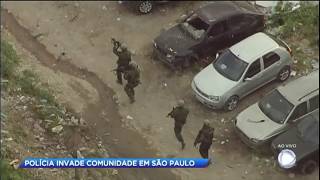 Polícia invade comunidade na zona oeste de SP [upl. by Htrowslle]