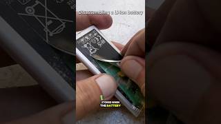 What is inside a lithium battery repair smartphone trump [upl. by Anived934]