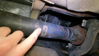 BMW E32 Heat Shield Noise Caused by Failed Driveshaft [upl. by Ylevol]