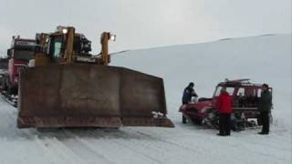 Cat D8 amp Aktiv SnowTrac Svalbard [upl. by Gristede182]