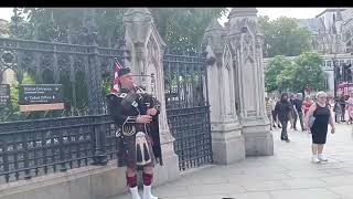 BAGPIPER IN LONDON UK [upl. by Gilson]