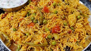 Masaledar Pulao Aise Banae Khane Wale Hath Na Rok Pae  Masala Pulao  Aloo Matar Pulao  Veg Pulao [upl. by Alegnad]