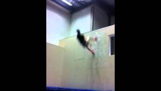 Kid GUY Jumping on Walls off a Trampoline AMAZING ORIGINAL [upl. by Manno]