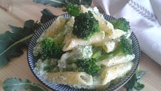 Pasta con la ricotta e broccoli [upl. by Ainadi489]