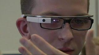 Google met fin à la vente de ses lunettes intéractives Glass [upl. by Aynam739]