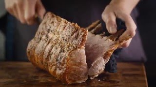 Recette  rôti de porc aux pruneaux  Météo à la carte [upl. by Oinigih534]