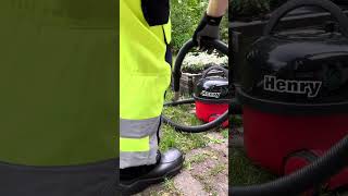 Henry Hoover Autosave workvac on duty [upl. by Llebana]