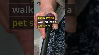 Betty White and The Talking Parrot 🦜 funnyshorts bettywhite [upl. by Jadwiga]